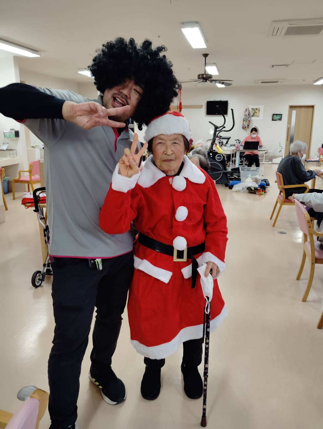 利用者さんとスタッフが会話している様子